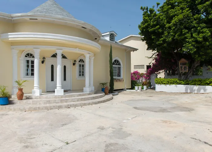 The Royal Kensington 4 Villa